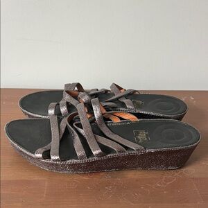 FitFlop Linny Sandals Women 9 metallic leather Crystal Strappy Platform Wedge 🔥